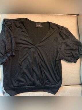 Cliché Black V-Neck Puff Sleeve Blouse